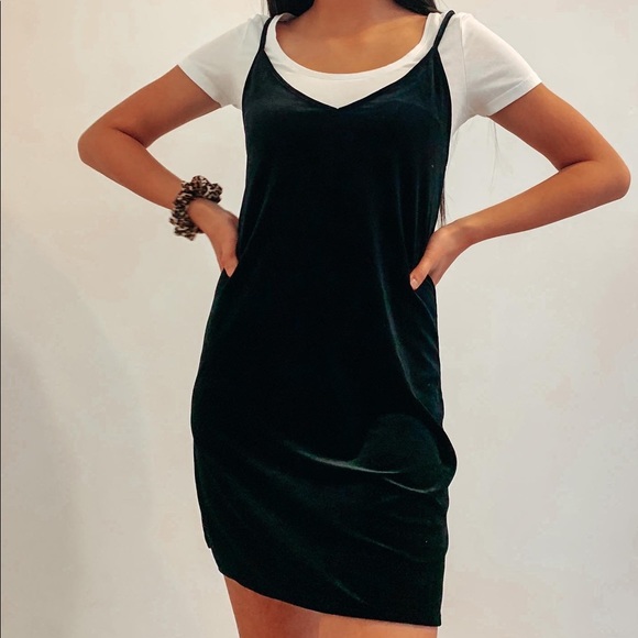 SOLD❗️Brandy Melville Velvet Dress 🖤🖤 - Picture 2 of 5